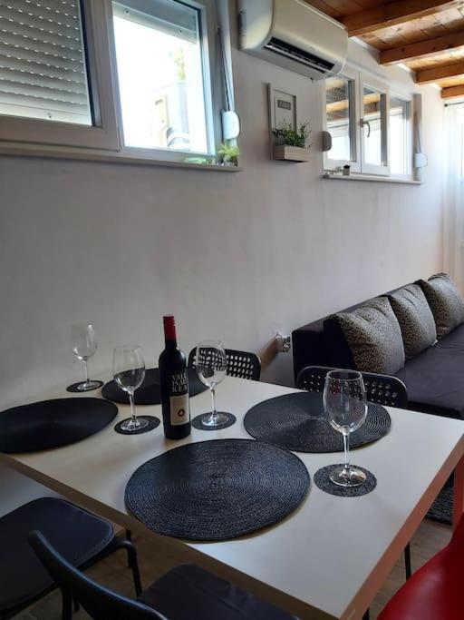 Kalo, Novoureden Stan + Besplatan Parking Apartman Murvica  Kültér fotó